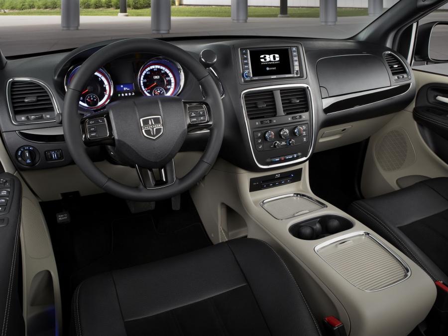  Dodge Grand Caravan 30th Anniversary 2013 года  (фото 4 из 12)